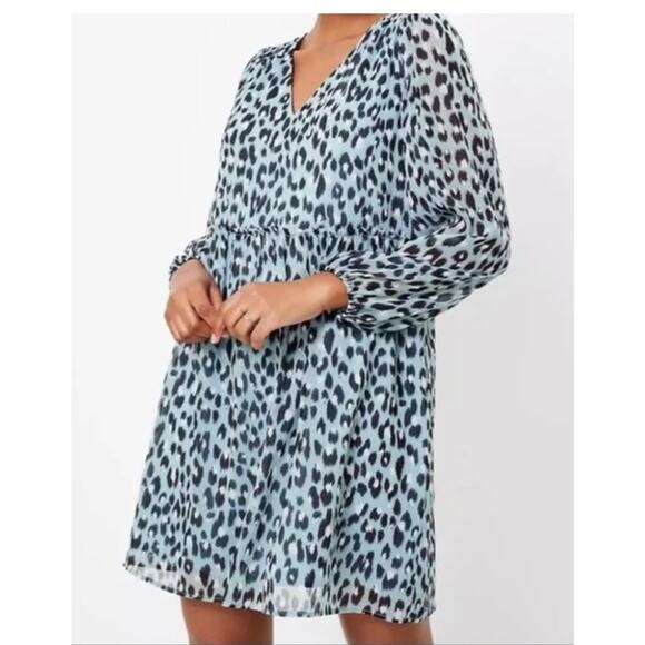 LOFT Dresses & Skirts - LOFT baby blue animal print dress size XXl petite v-neck leopard
